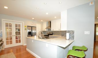 6317 EVERGLADES Dr, Alexandria, VA 22312