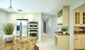 15 Sylvia Ln, Lincoln, RI 02865