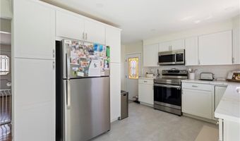 141 Woodward Ave, East Providence, RI 02914