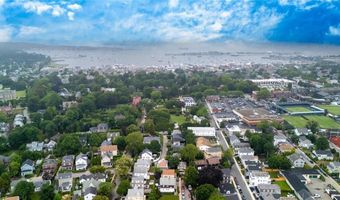 1 Slocum St, Newport, RI 02840