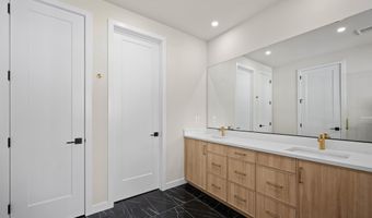 41692 OAK BEND Ct, Aldie, VA 20105