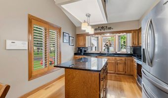 2751 Rivers Bluff Ln, Anoka, MN 55303
