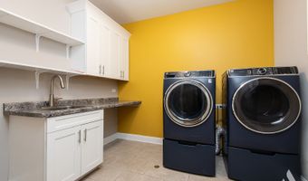 544 N Woodland Ct, Addison, IL 60101