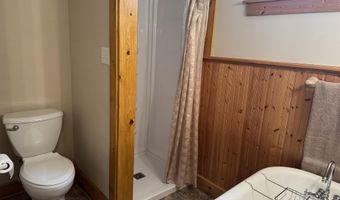 1407 S 2nd St, Aberdeen, SD 57401