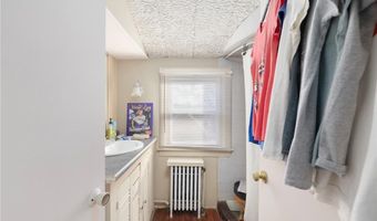 17 Padelford Ave, East Providence, RI 02915