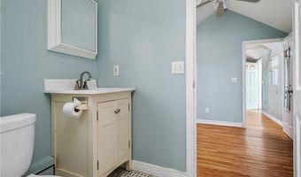 1 Offshore Rd 32, Narragansett, RI 02882