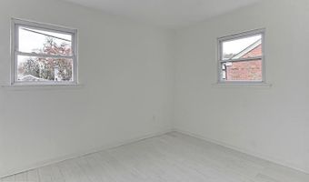 2501 CREST St, Alexandria, VA 22302