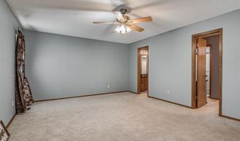 7104 NW 32nd St, Bethany, OK 73008