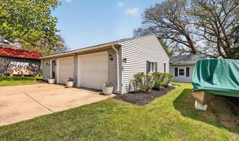 3880 Bell Lake Dr NE, Ada, MI 49301