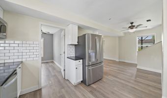 916 Oak St, Adrian, MI 49221