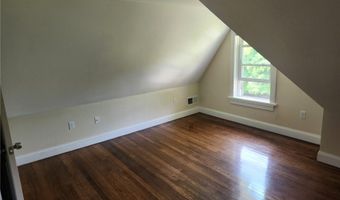 219 Metacom Ave 1A, Bristol, RI 02809