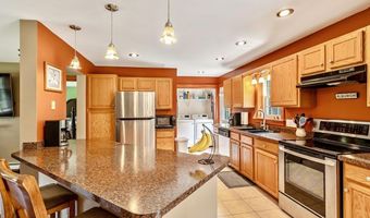 216 Wood Ln, Alburgh, VT 05440
