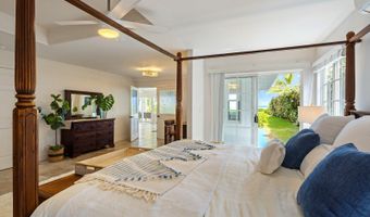 1018 Mokulua Dr, Kailua, HI 96734