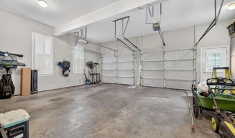 2 WOODSIDE Pl, Anniston, AL 36207