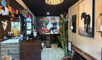 909 Main St, Adel, IA 50003