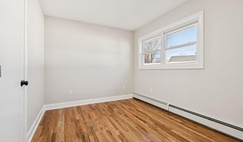 38 Somerset Rd E, Amityville, NY 11701