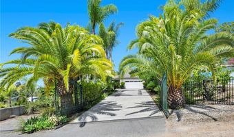210 N Stage Coach Ln, Fallbrook, CA 92028