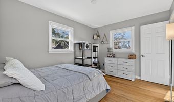 5 Robin Ln, Clinton, CT 06413