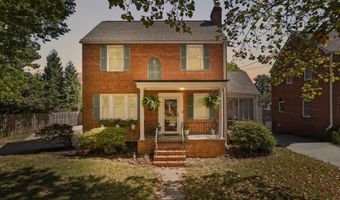 2323 N BURLINGTON St, Arlington, VA 22207