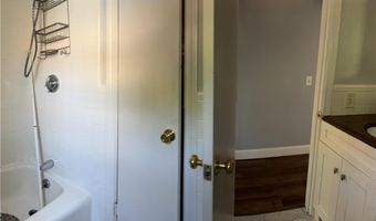 12 Third School St 2, Bristol, RI 02809