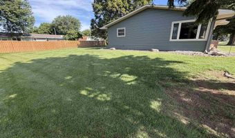 330 Fairview Dr, Aurora, NE 68818