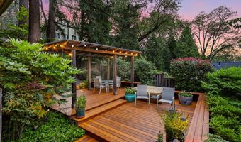 611 Forest St, Ashland, OR 97520