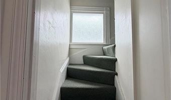 94 Warner St B, Newport, RI 02840