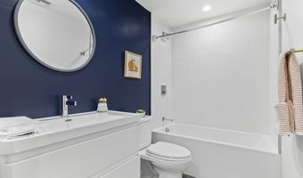 362-364 W Broadway 2, Boston, MA 02127