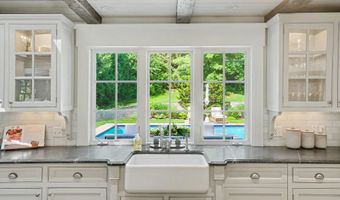 540 Rock Creek Dr, Ann Arbor, MI 48104