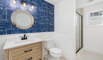 11 Gunning Ct, Middletown, RI 02842