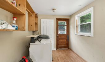 18 W Huntress Pond Rd, Barnstead, NH 03225