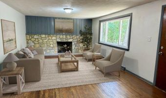 135 S MAIN St, Barnegat, NJ 08005
