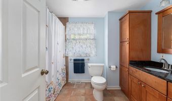 7 S Glen Dr, Coventry, RI 02816