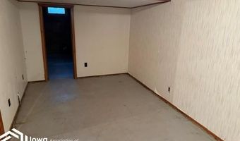 312 E Overmeyer Dr, Algona, IA 50511