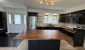 2305 N Williamsburg St, Arlington Heights, IL 60004