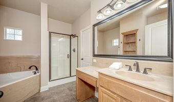 745 Champagne Dr, Biloxi, MS 39532