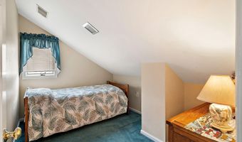 54 Storm Jib Ct, Bayville, NJ 08721