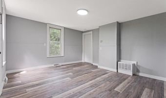 4 Maple St, Andover, NJ 07821