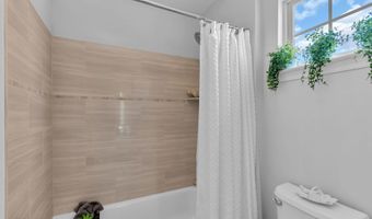 29 Tupelo Rd, Bayville, NJ 08721