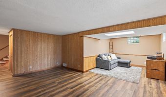 8906 138th Street Ct, Apple Valley, MN 55124