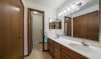 667 S Oswego Ct, Aurora, CO 80012