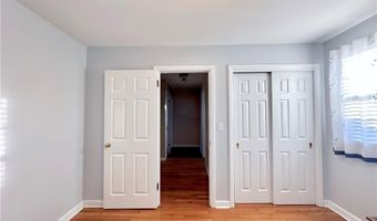 24 High St, Middletown, RI 02842