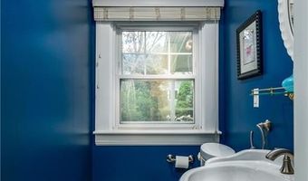 2 Cherry Ln, Bristol, RI 02809
