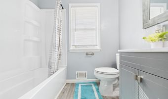 916 Alhambra Dr, Anderson, IN 46012