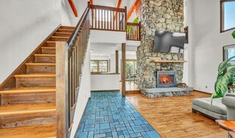 11 Spruce Mountain Trl, Danbury, CT 06810