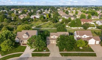 410 Oakwood Ct, Altoona, IA 50009
