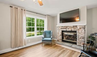 15 Silver Dawn Rd, Campton, NH 03223