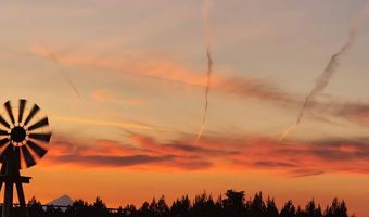 24605 Dodds Rd, Bend, OR 97701