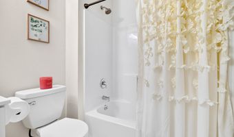 103 Larson Dr 103, Danbury, CT 06810