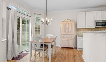4 Cambridge Dr 4, Danbury, CT 06811